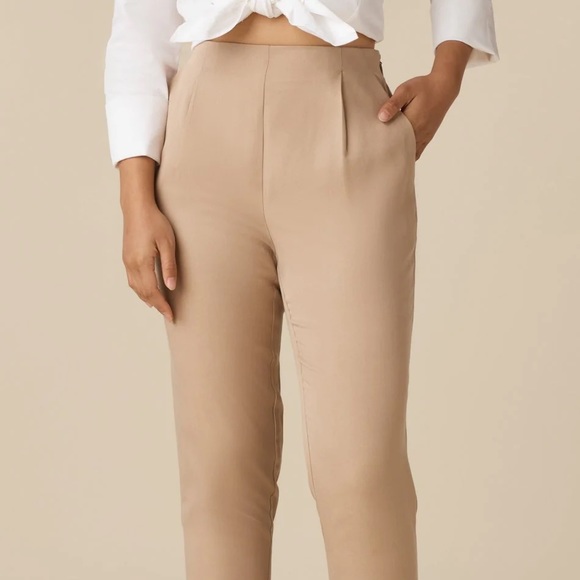 Sustainable VETTA cigarette pants from Timeless Capsule in khaki - Picture 2 of 7